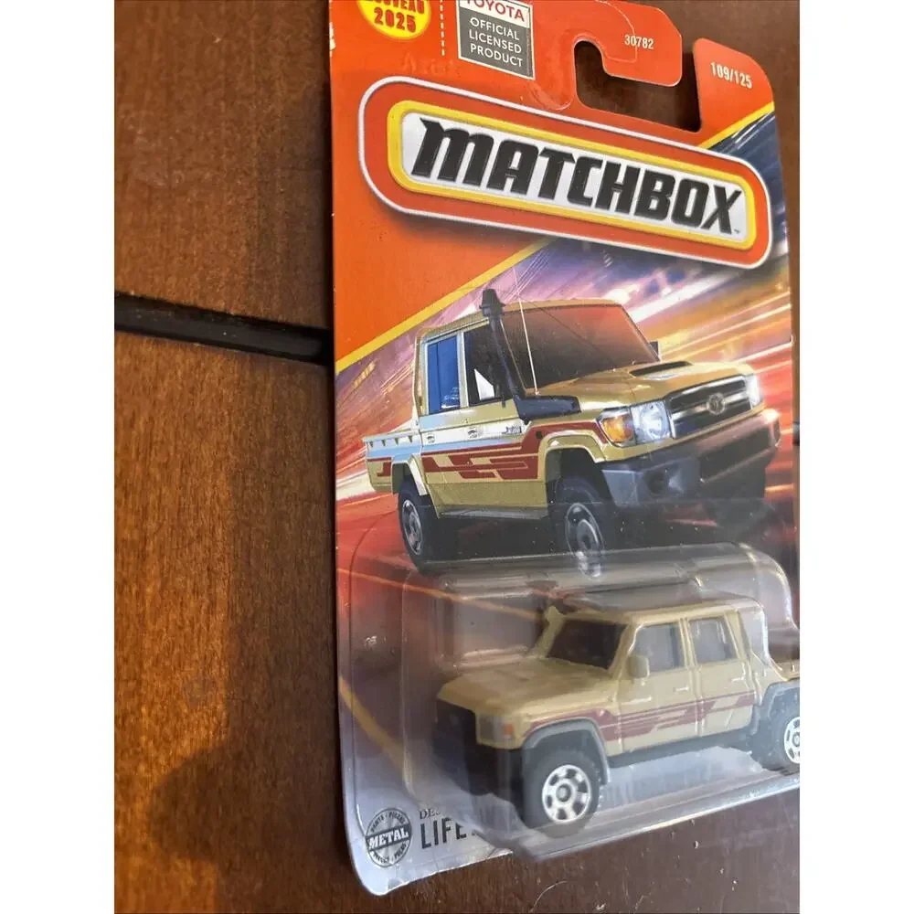 Matchbox 17 Toyota Landcruiser 78 #109 Mainline 2025 New 4x4 Mattel